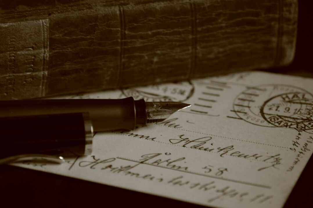 author writing mystery novel
